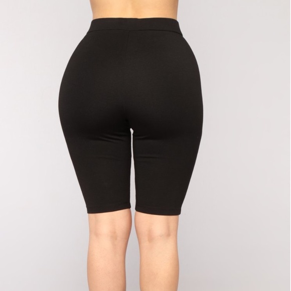 *NWT Fashion Nova Biker Shorts Set - Picture 7 of 15